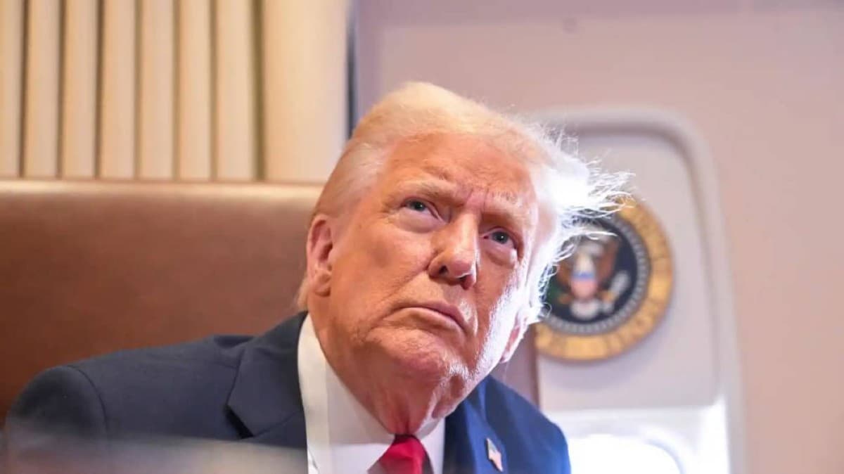 Trump calls halting White House hall construction a shame