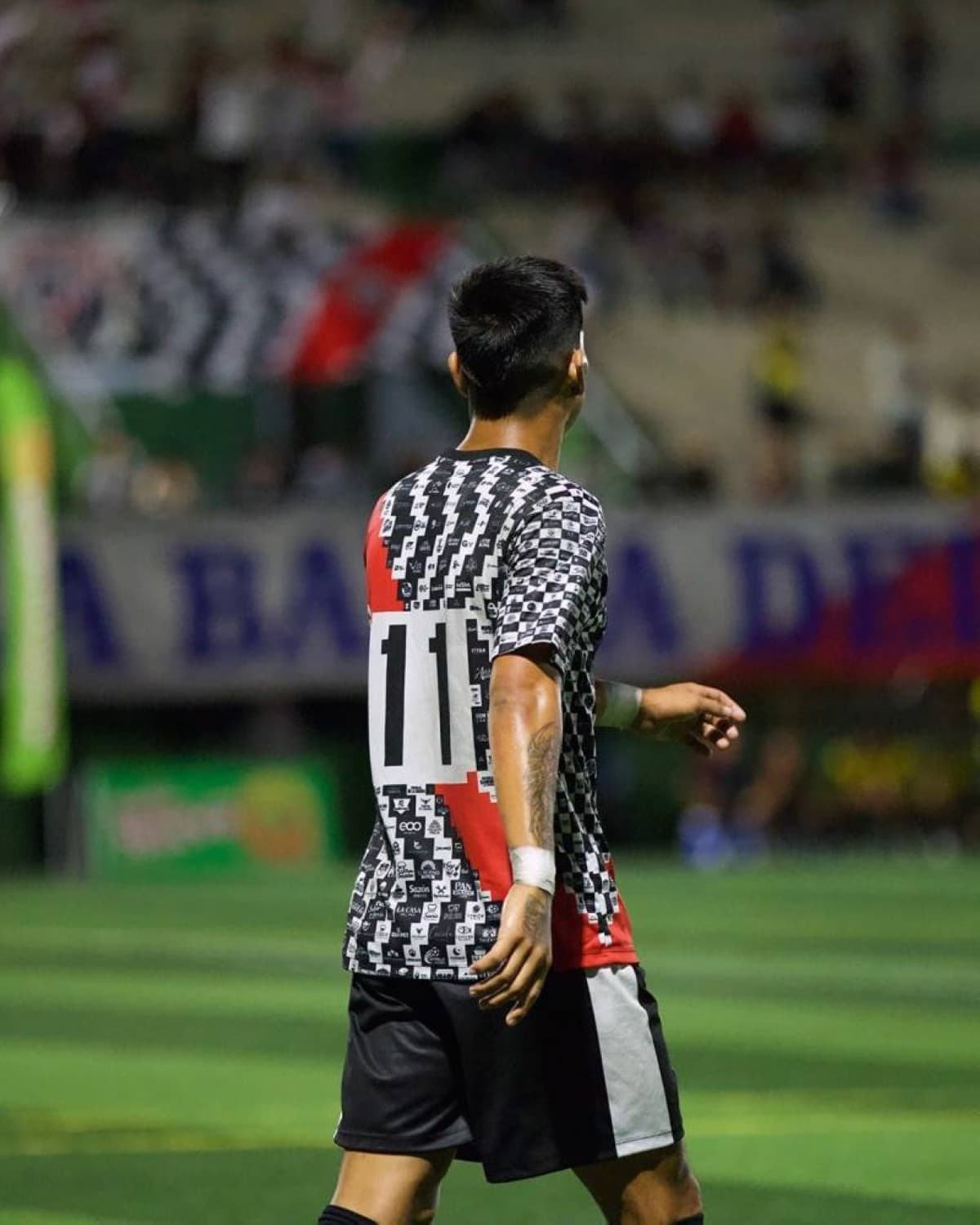 Peruvian club profits from crisis