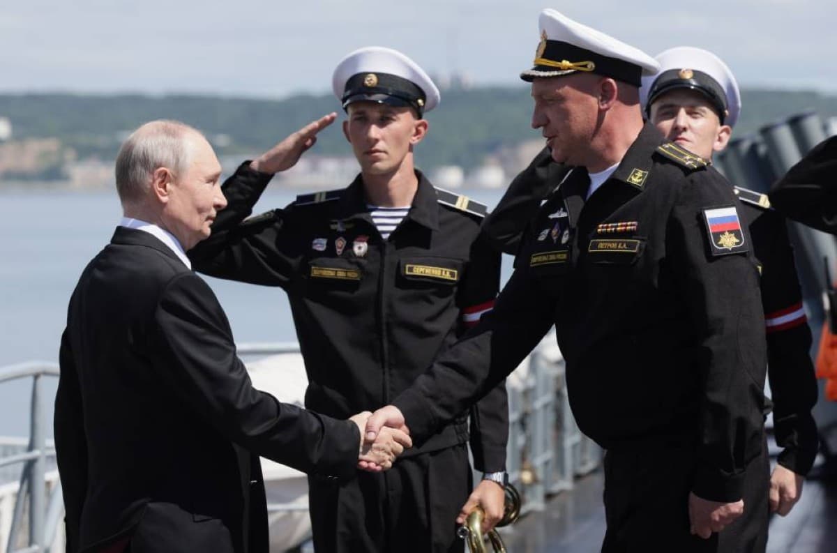 Putin warns of retaliation if EU seizes ships