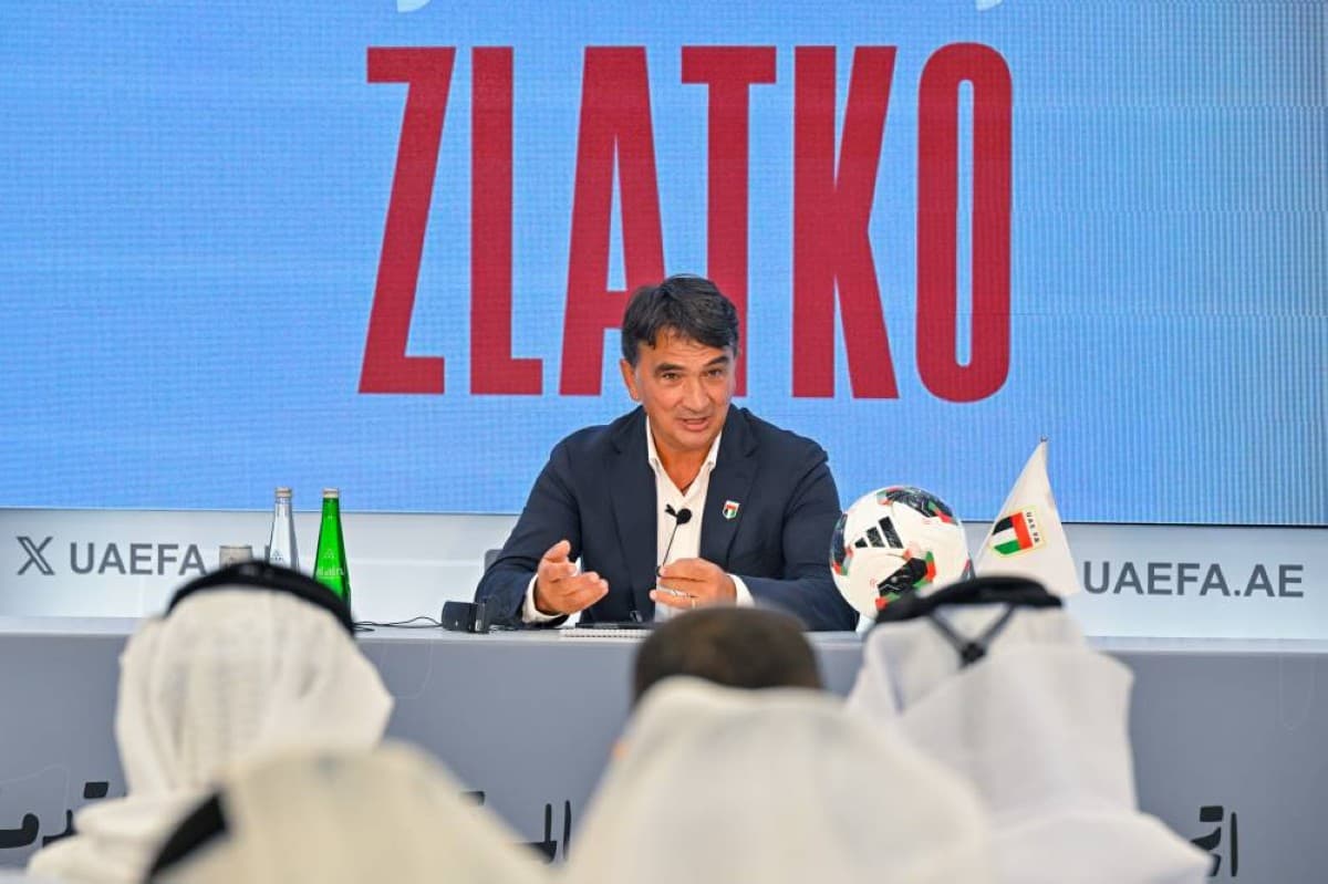 تداول عالمي بشأن تعاقد الإمارات مع زلاتكو وقيمة الراتب
