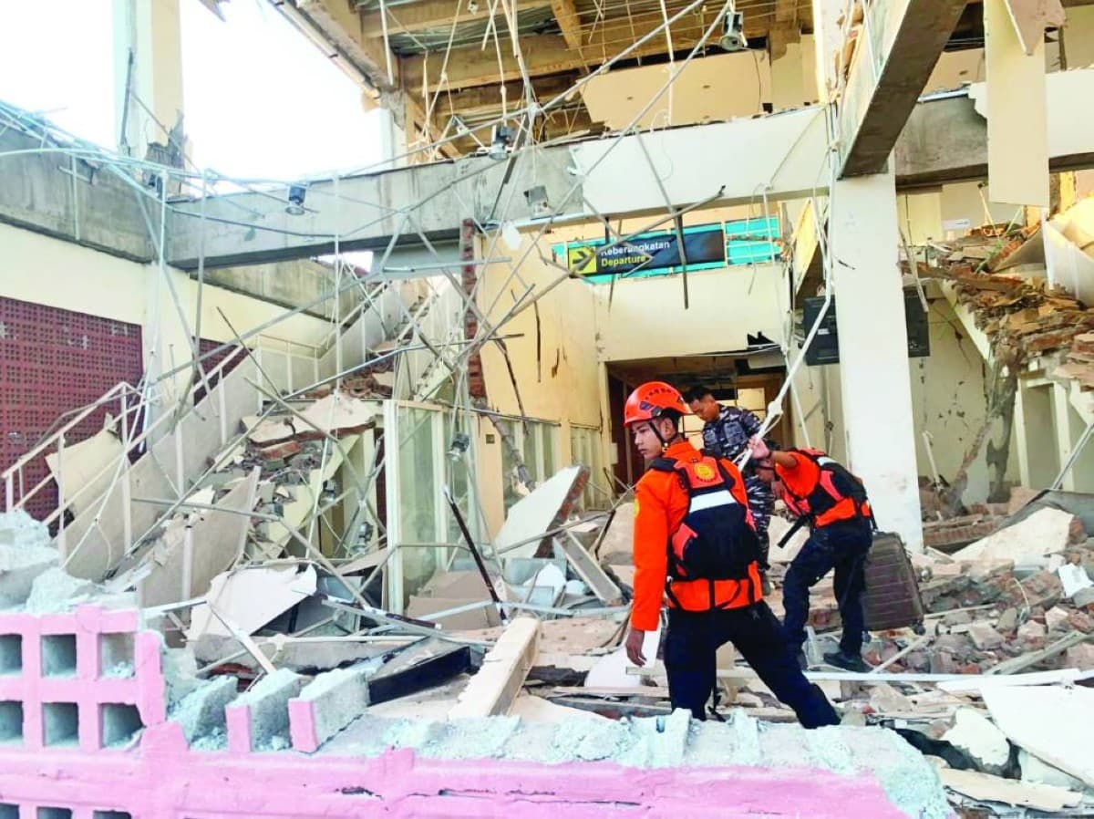 Indonesia quake leaves 38 dead and many injured