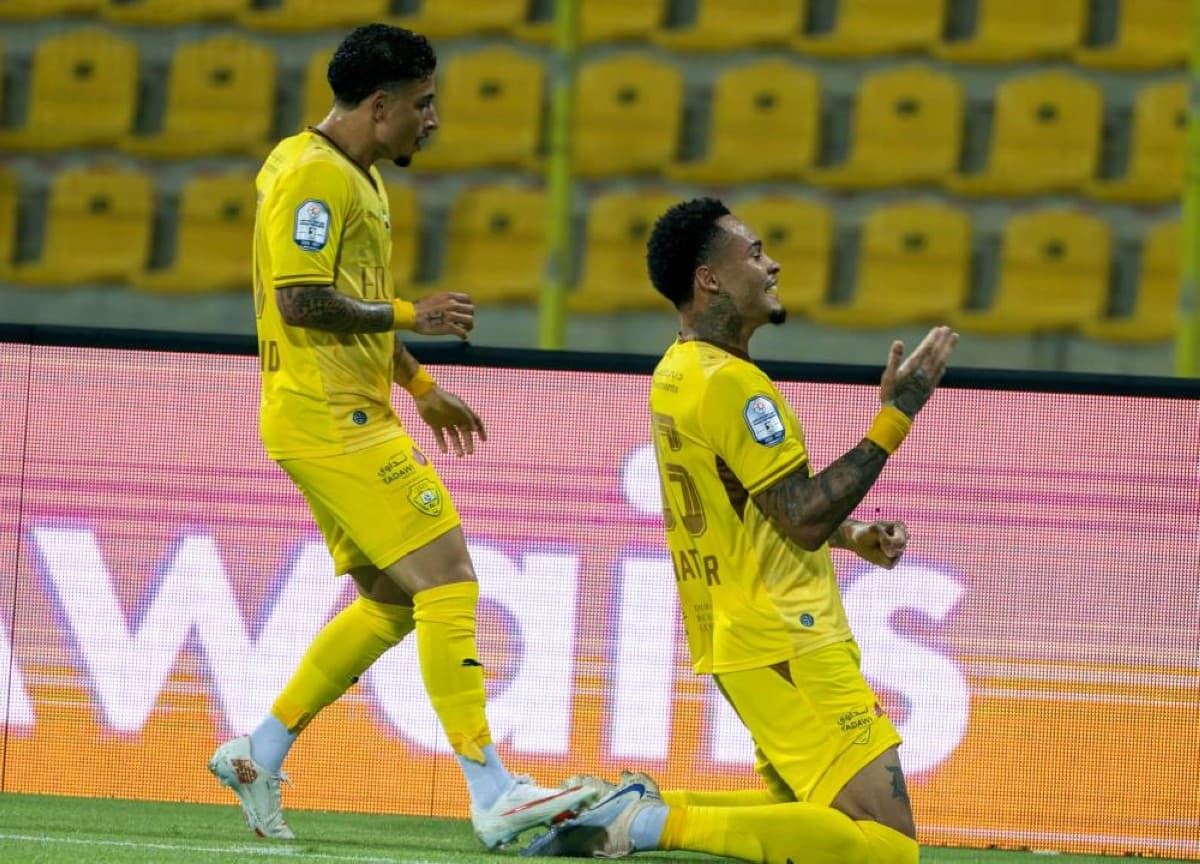 Al Wasl Dominates League Opener