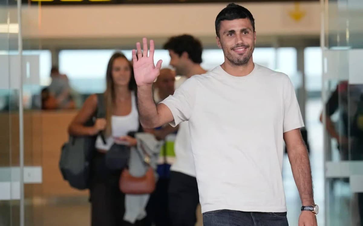 رودري يعبر عن حلم اللعب لبرشلونة