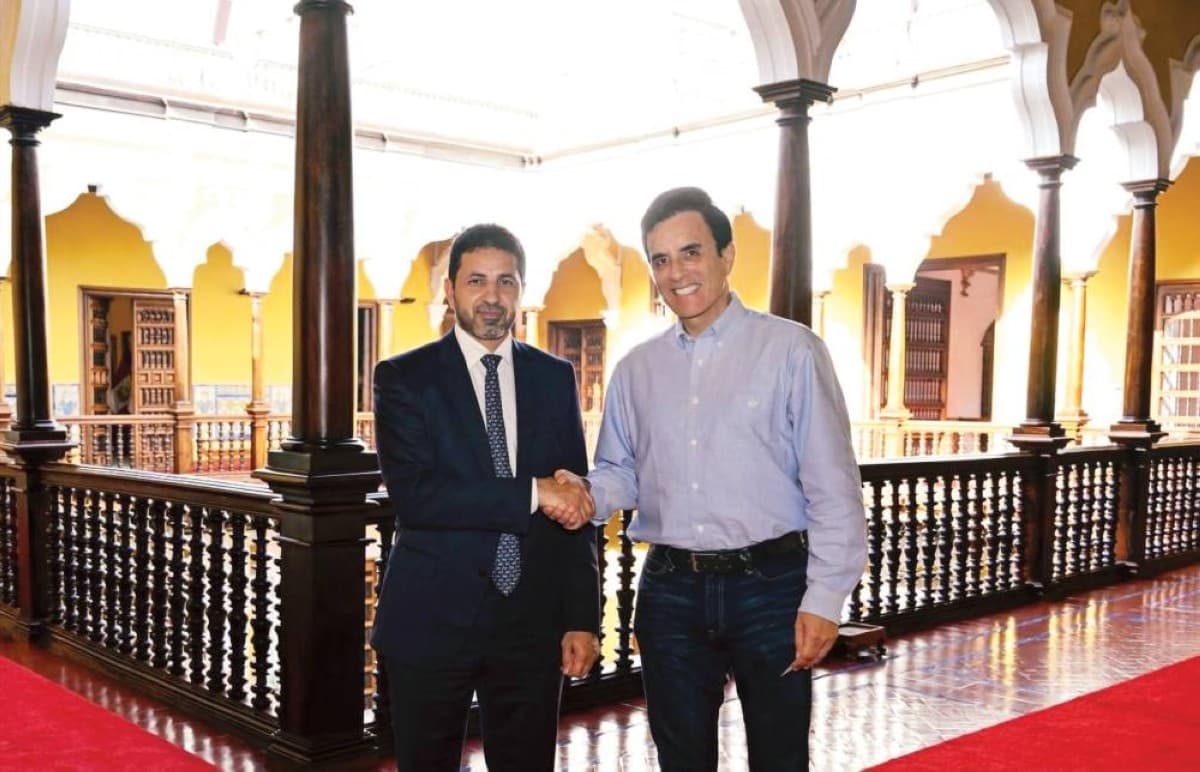 الإمارات وبيرو تتباحثان تعزيز التعاون