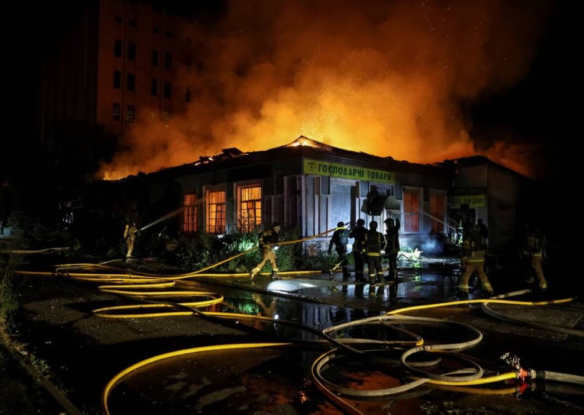 Ukrainian official: Russian strikes cause casualties in Kyiv