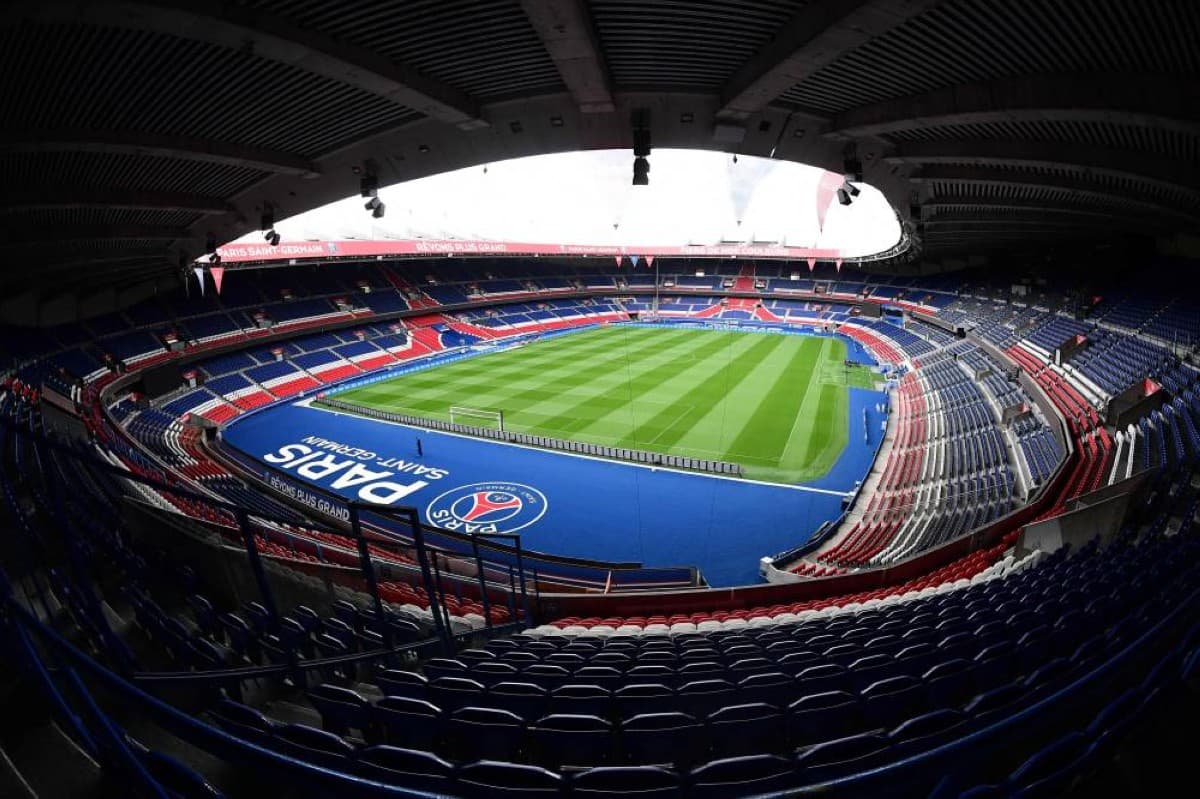 Professor Saint-Germain affected by Europe's heat