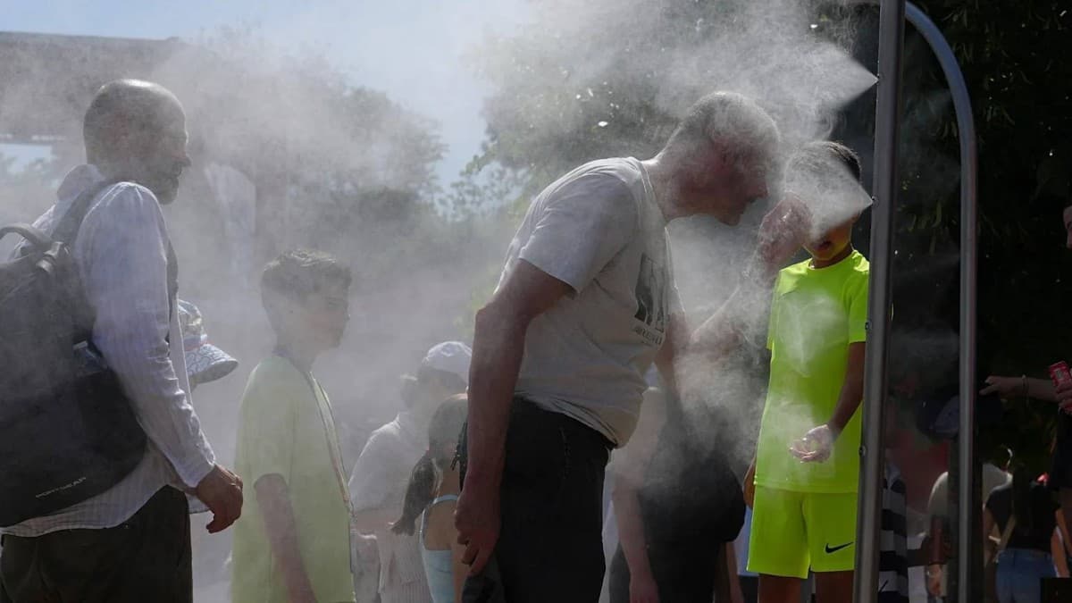 Over 300 drownings amid French heatwaves