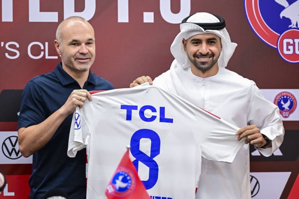 Iniesta favors UAE over global offers
