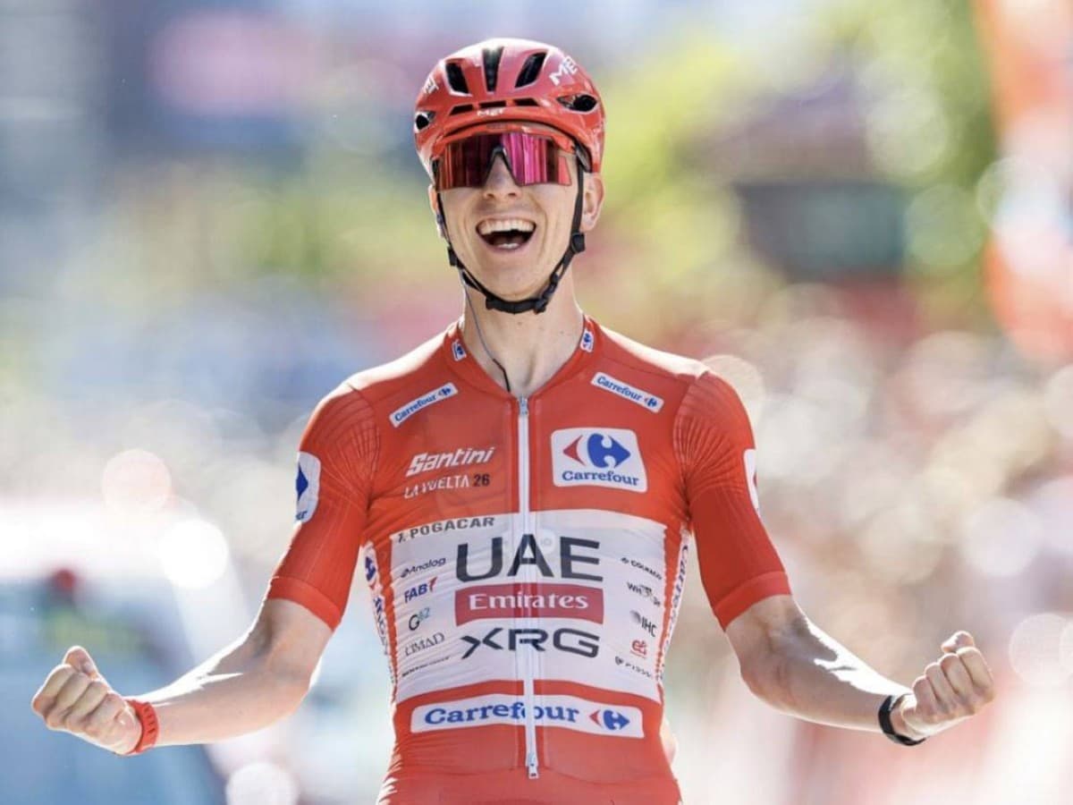 Emirates Cycling Team takes Stage 4
