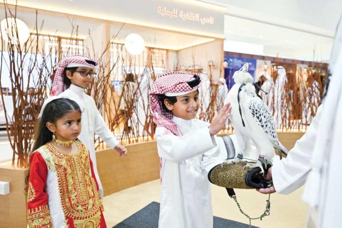 أبوظبي للصيد والفروسية يبرز التراث