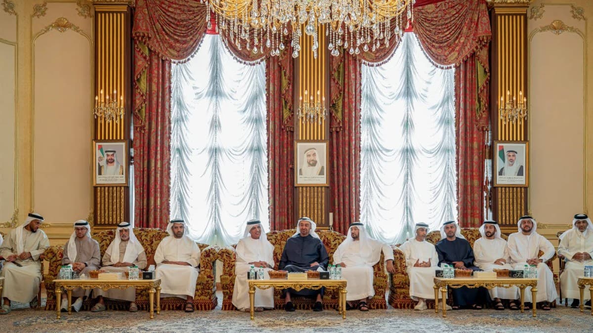 رئيس الدولة وحاكم رأس الخيمة يعزيان بوفاة حرم محمد بن بطي