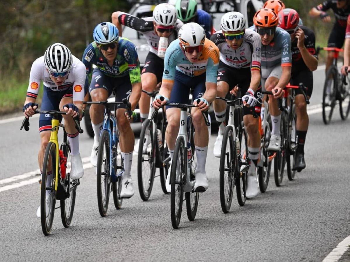 Emirates Cycling wins at Lloyds Tour