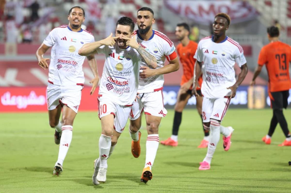 كورنادو يتصدى لكرته الهاتريك ضد يونايتد