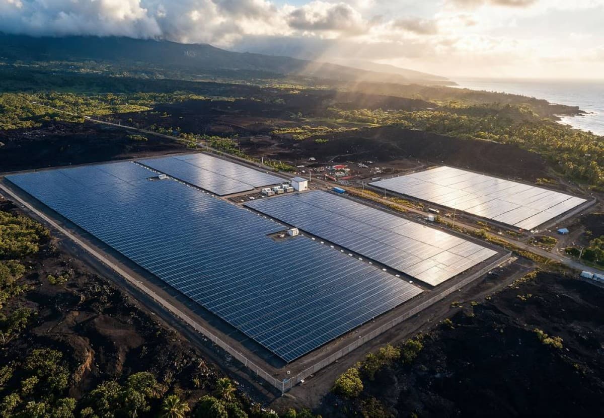 UAE Opens Three Solar Plants in Moon Nation