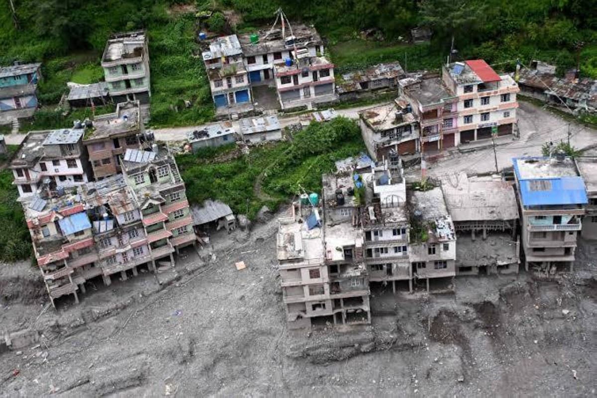 Himalayan floods death toll hits 1,400