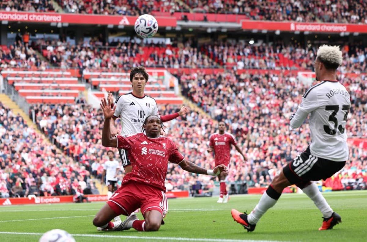 Liverpool falters, Chelsea avoids loss