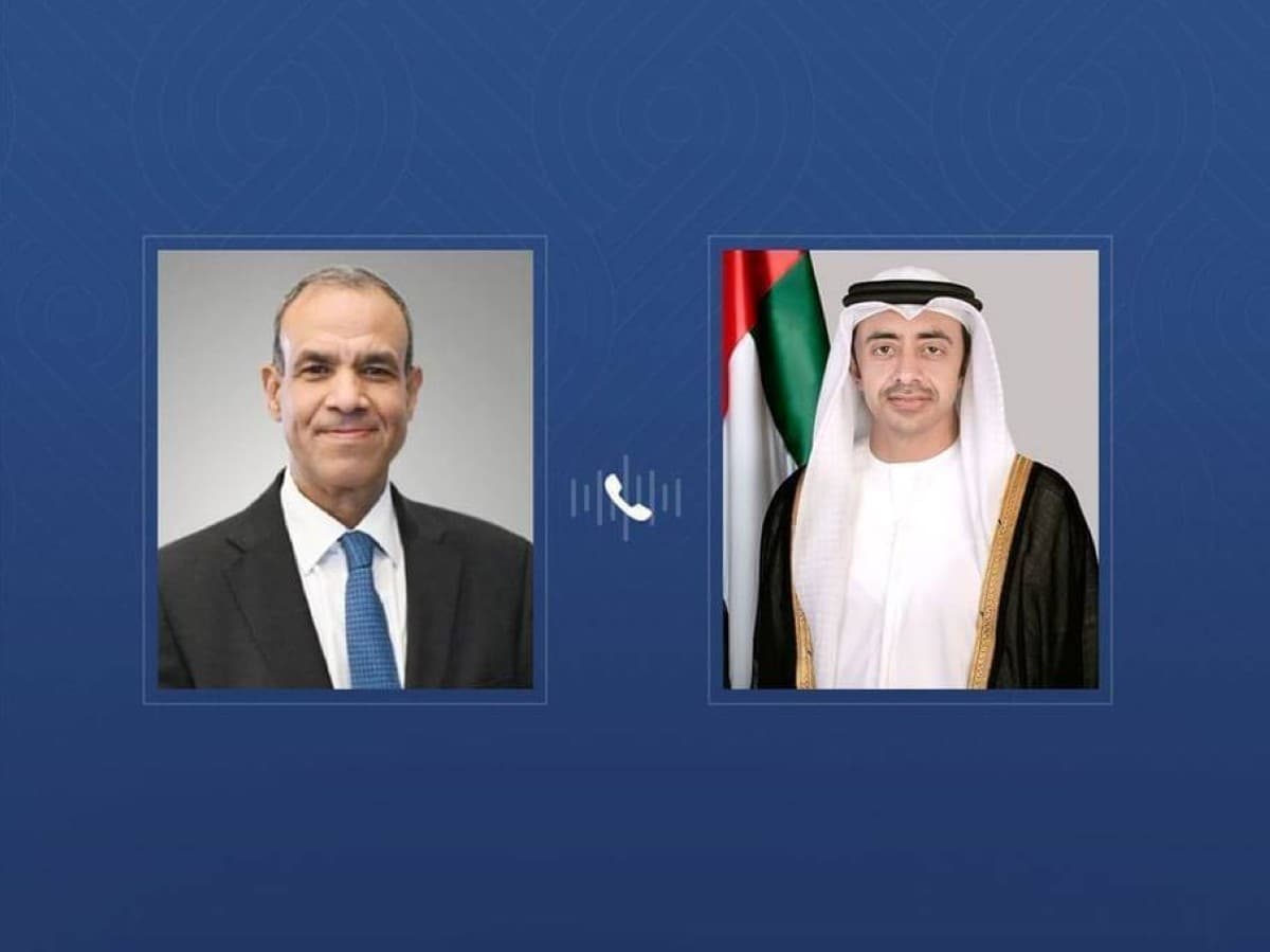 عبدالله بن زايد يُجري اتصالاً مع وزير الخارجية المصري حول التطورات