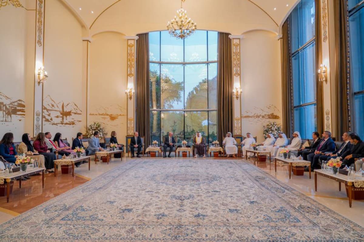 سعود بن صقر يلتقي رجال الأعمال المكسيكيين