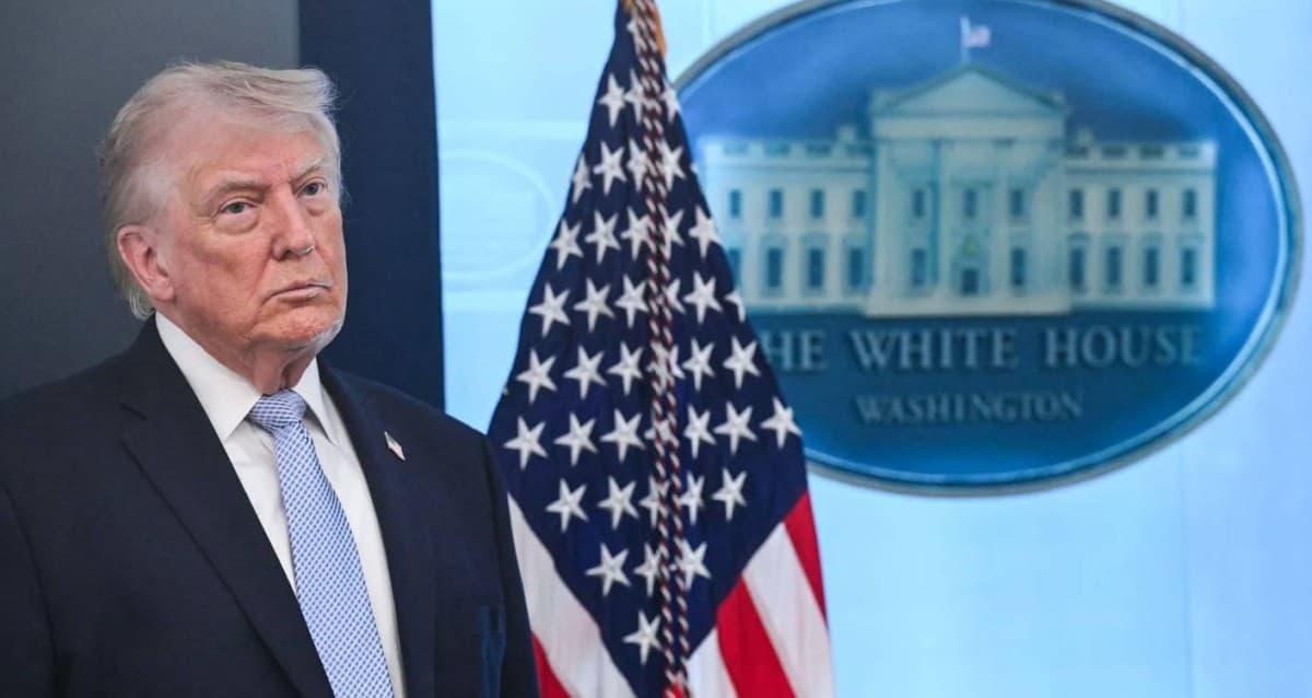 Trump Blocks Three Media Groups from White House
