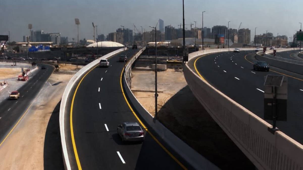 طرق دبي تكتمل مشروع تطوير شارعي عود ميثاء والأصايل