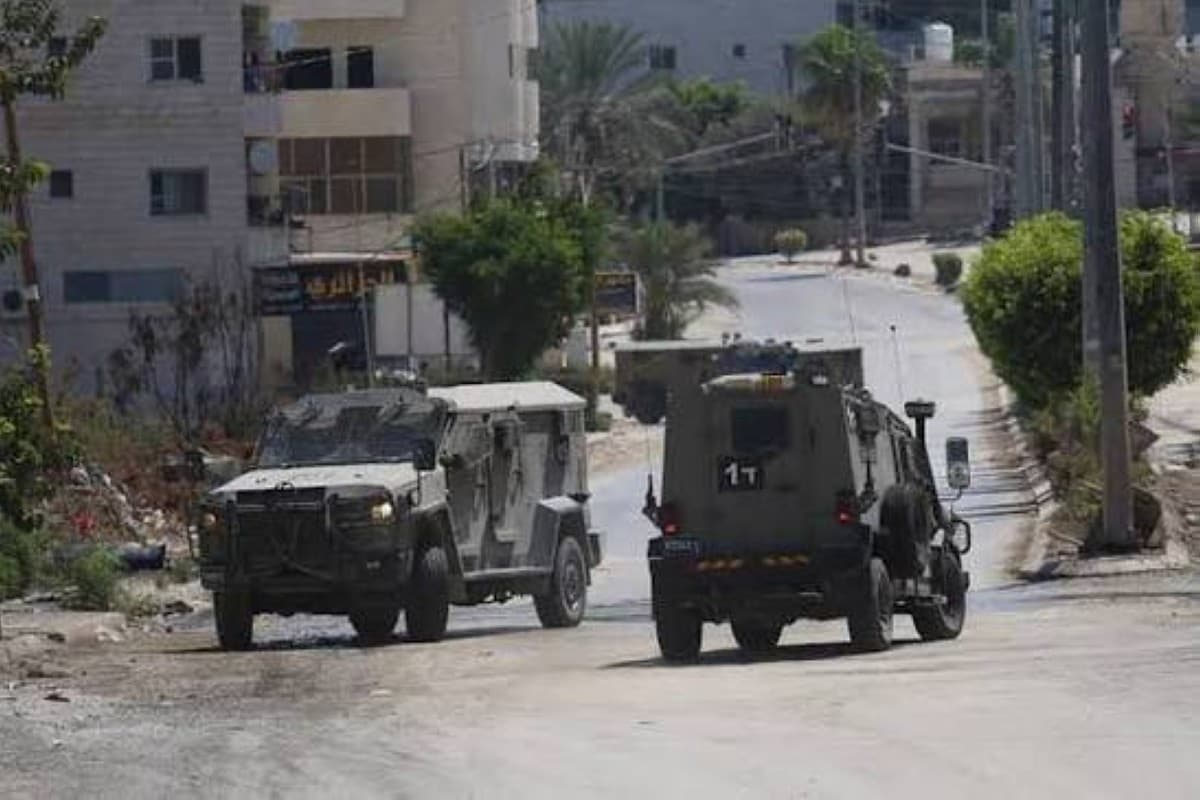 Israeli forces raid Ramallah hospital