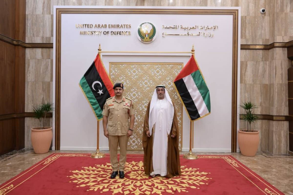 وزير الدفاع يلتقي نائب القائد في ليبيا