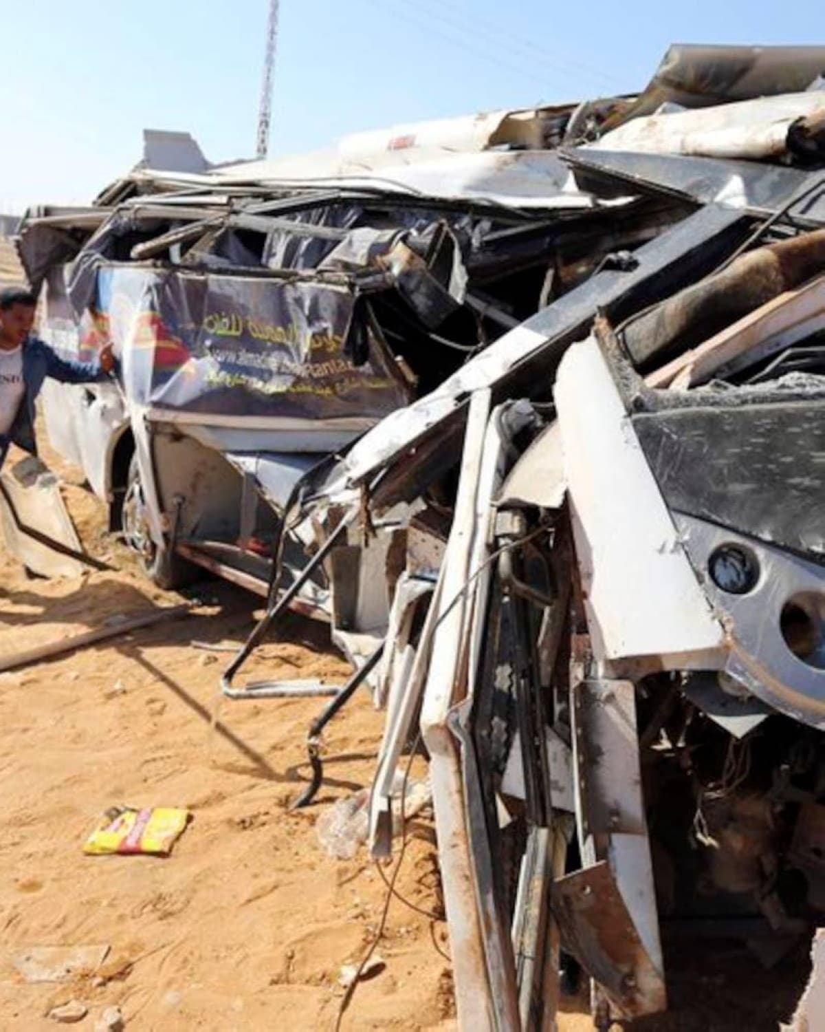 Egypt car crash leaves 4 dead and 6 injured