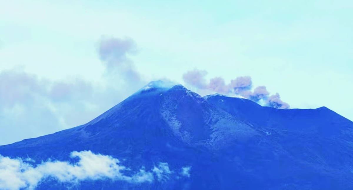 Eruption causes Catania Airport closure
