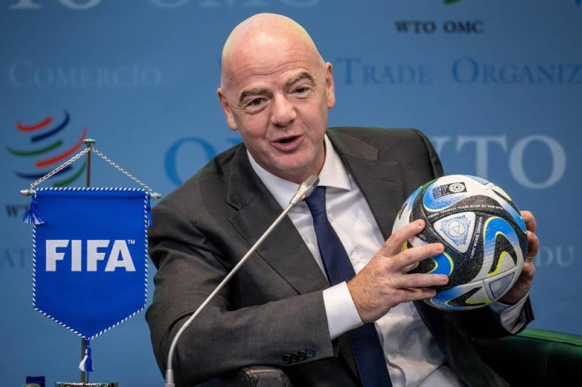 FIFA shifts to offense against UEFA