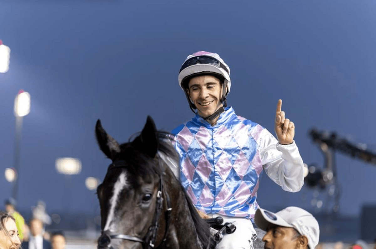 بينيرو يعود للإمارات لاستعدادات سباقات الخيل