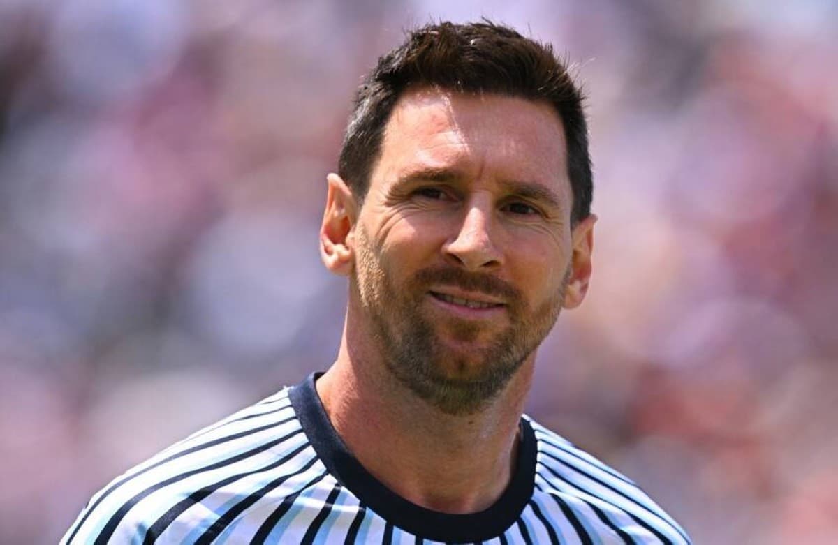 Doctor Messi receives academic honor