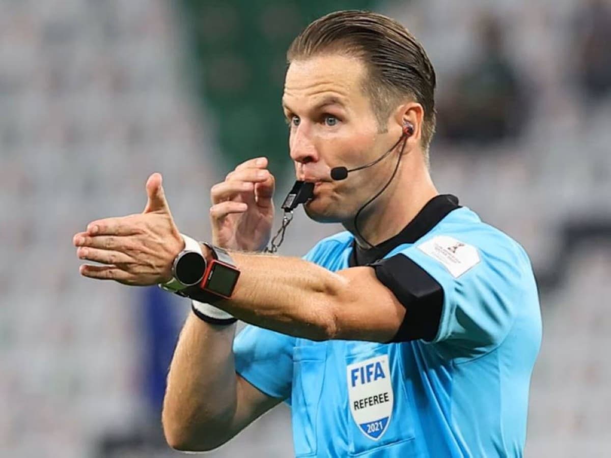 Dutch referee oversees UAE vs Oman