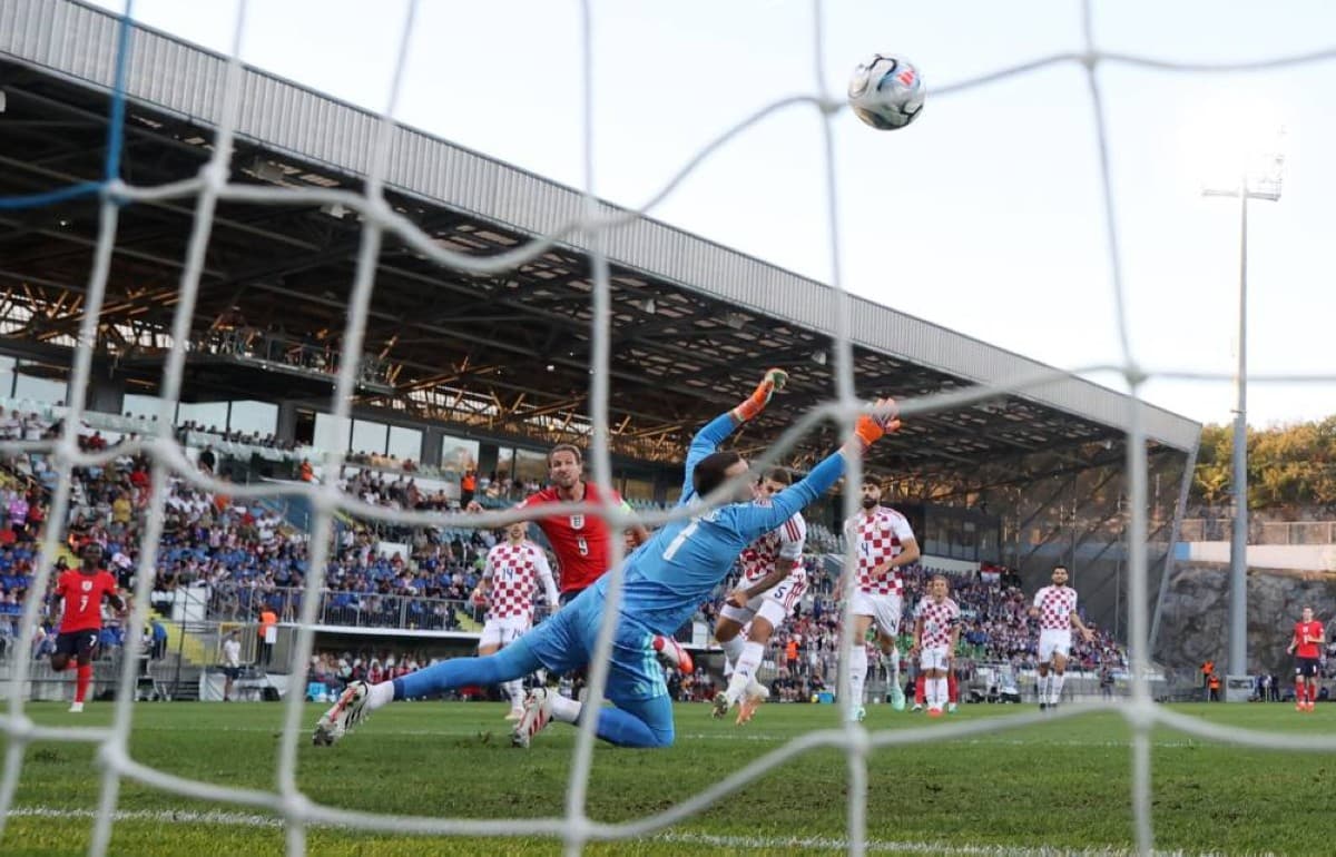 England wins 7-0 over Croatia