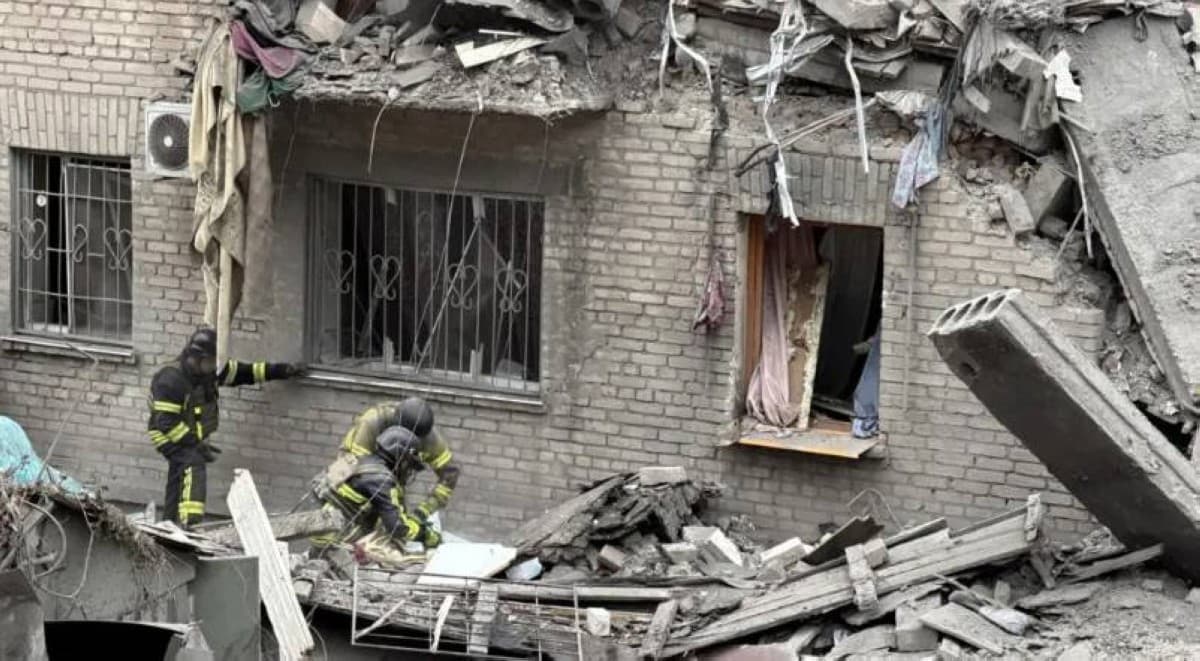 Russian strike kills 12 in Zaporizhia