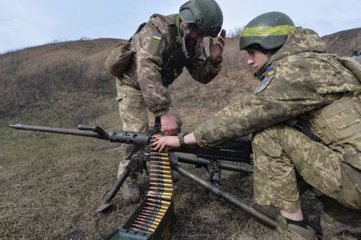US considers halting arms aid to Ukraine