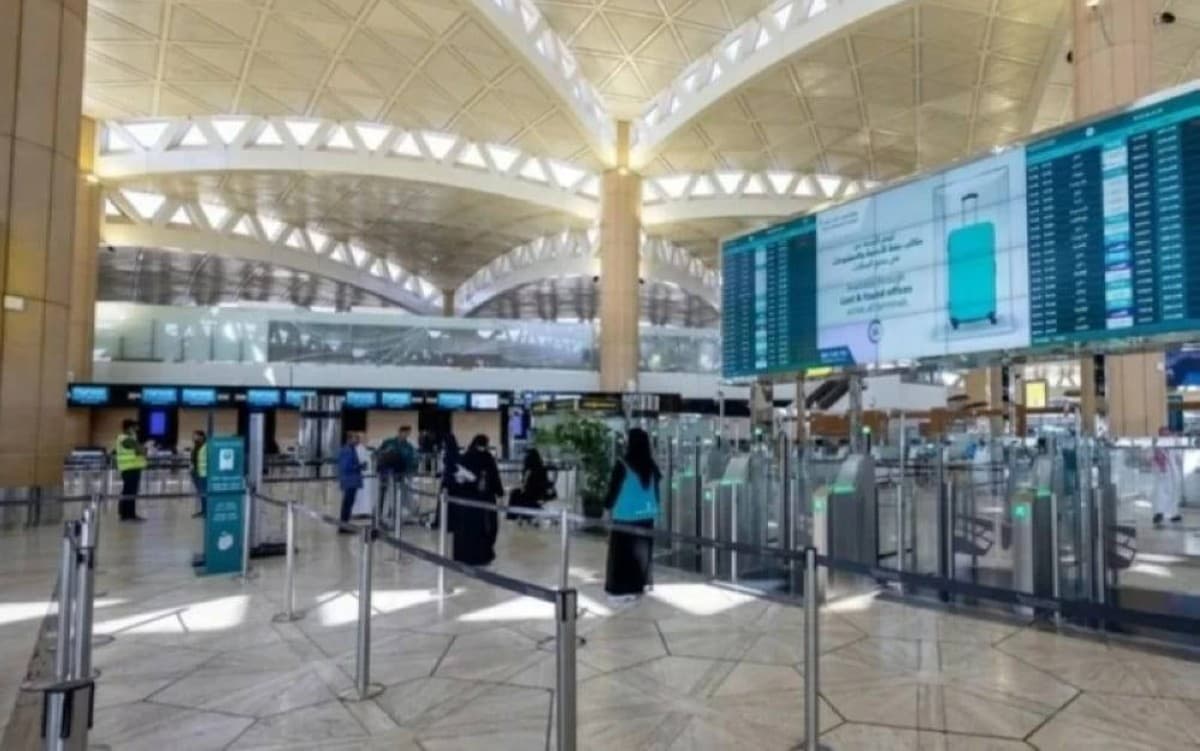 Saudi Arabia: Attack at King Khalid Airport injures 11