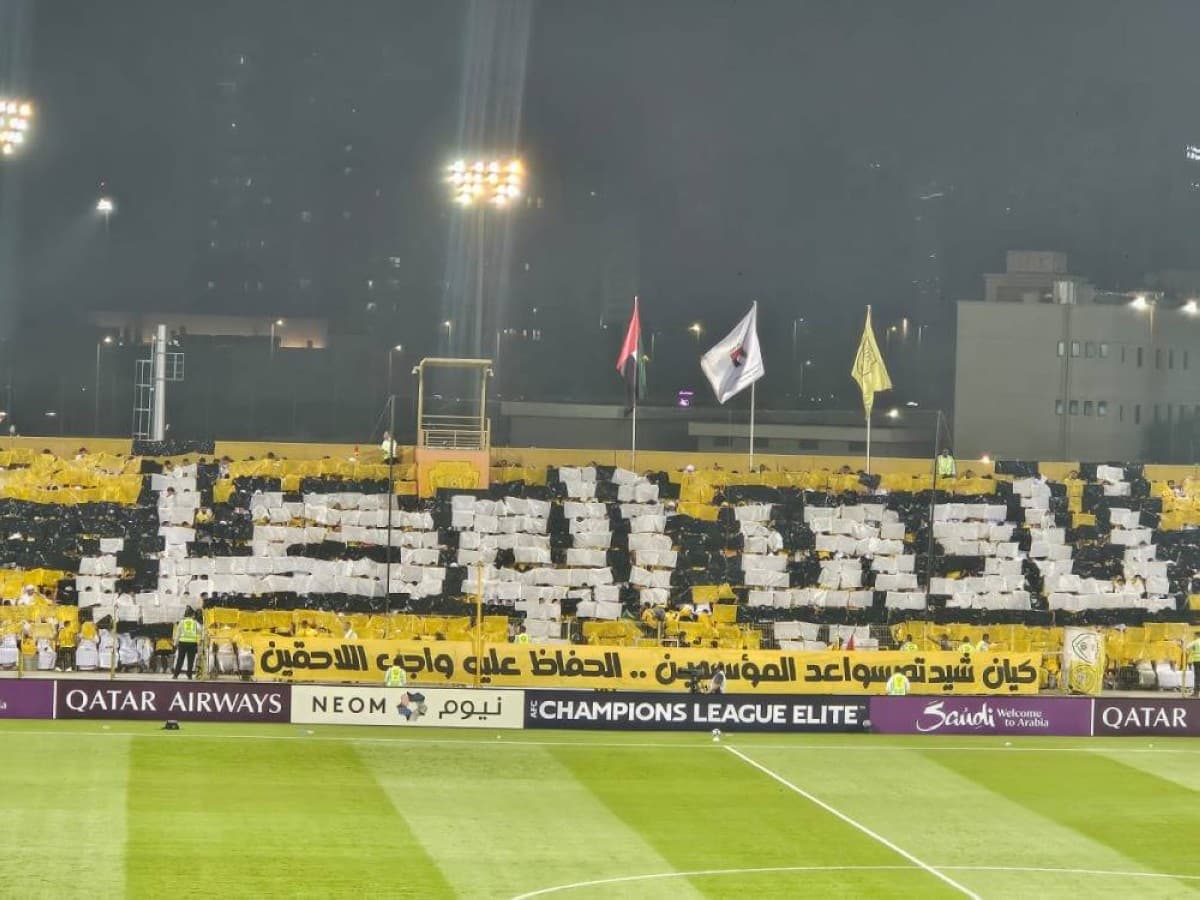 Al Wasl fans honor founding legacy