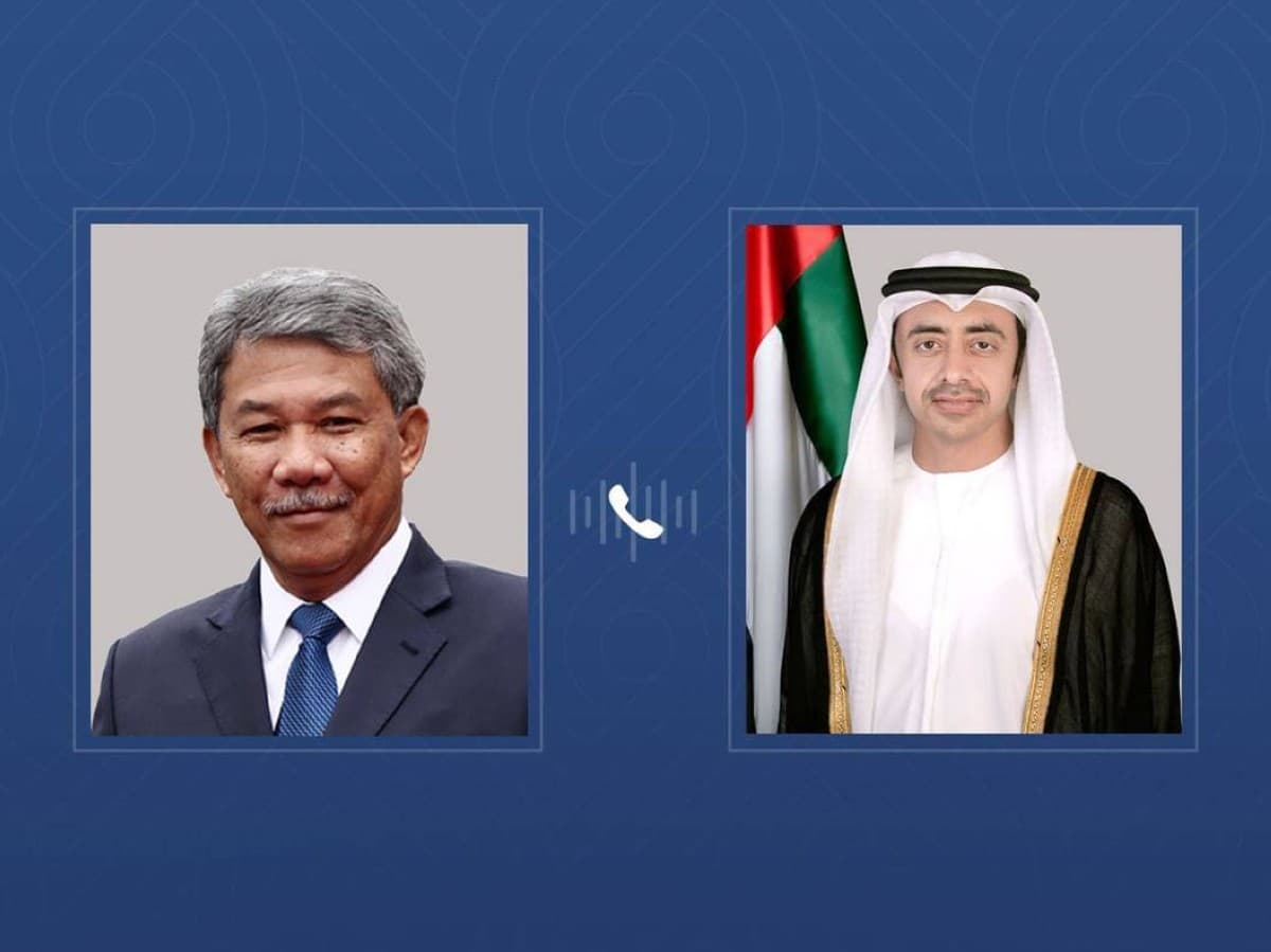 Abdullah bin Zayed Talks with Malaysian Foreign Minister