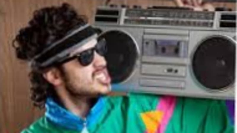 80s and 90s Photos Reinvent Nostalgia