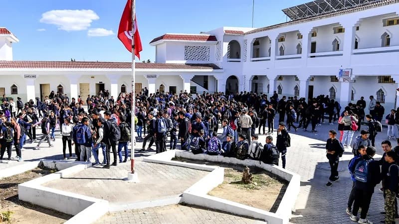 Almost 2.34M students start school