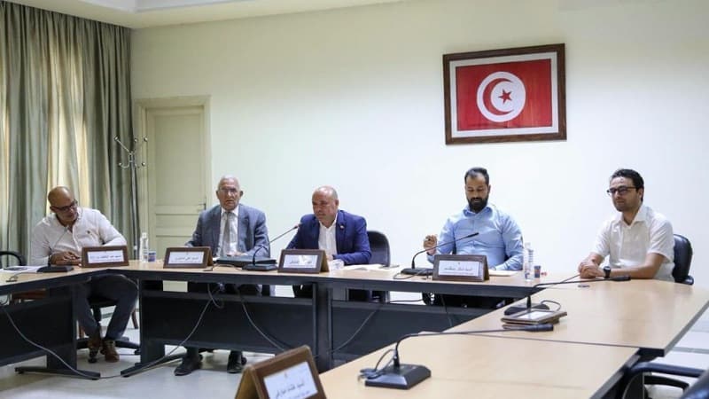 Regional councils hold hearings on health and education ministries