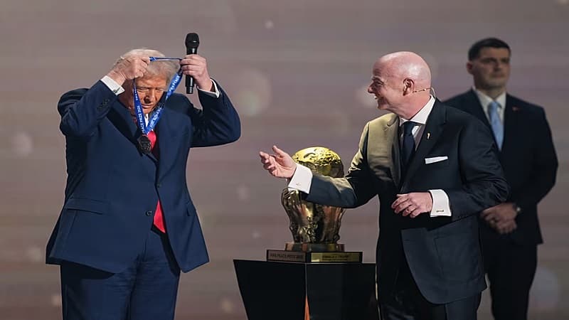 فيفا يفكر في إلغاء جائزة السلام