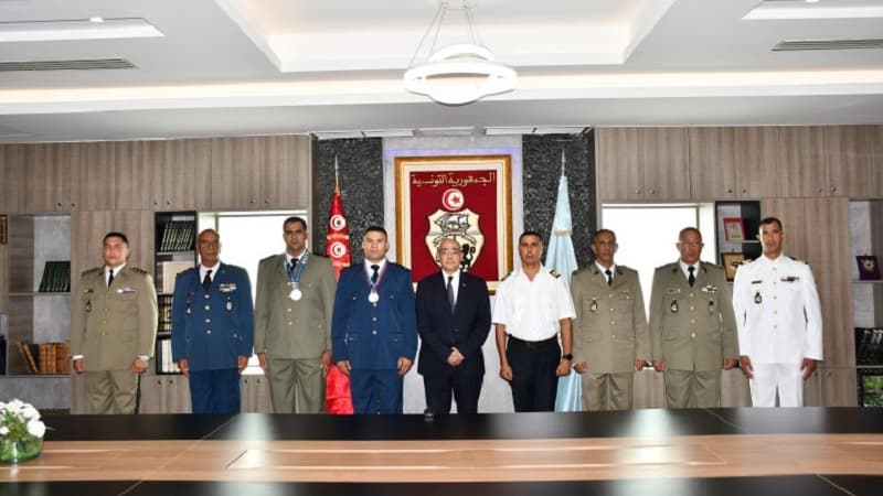 الجيش يكرم رياضيين ومدربين
