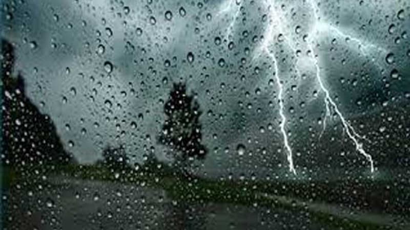 Sunday: Slight temperature drop with afternoon rain