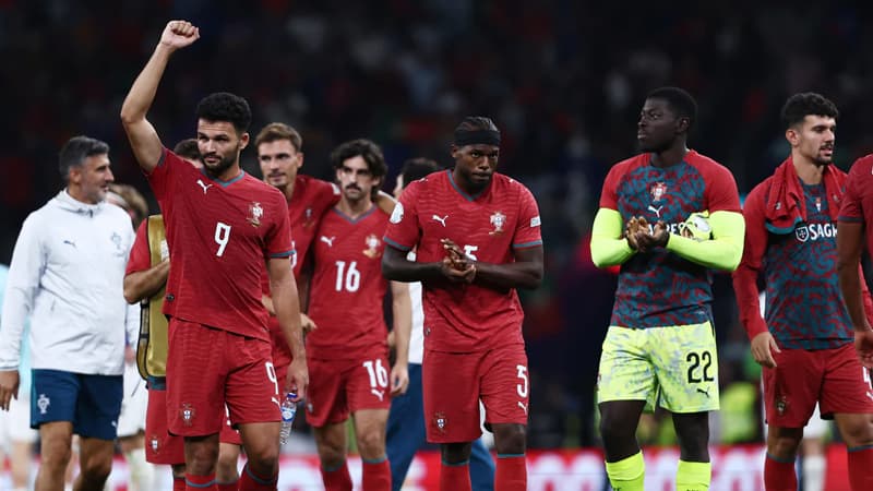 Portugal wins despite Ronaldinho's absence