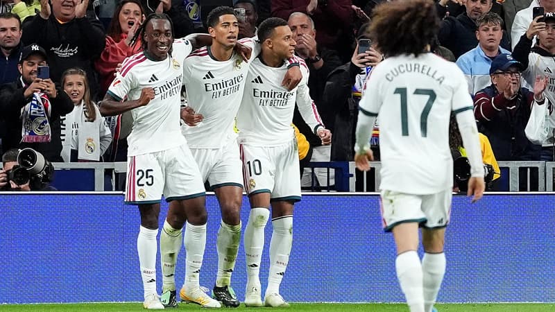 نجمي ريال مدريد يفوز بجائزة تاريخية