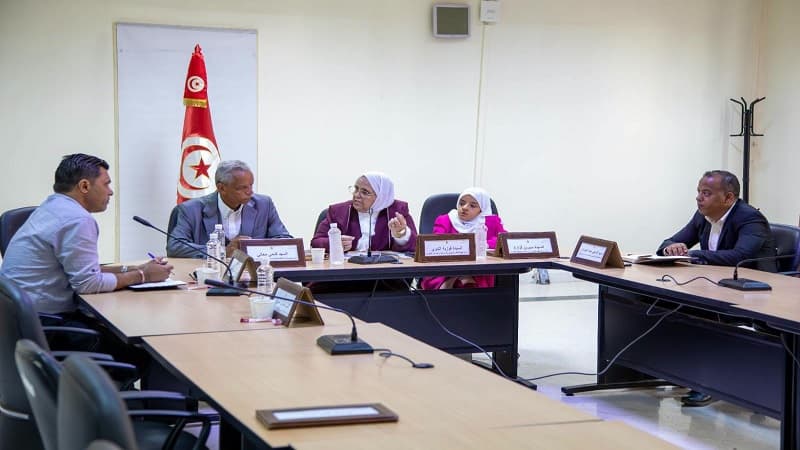 Regions council reviews regulations