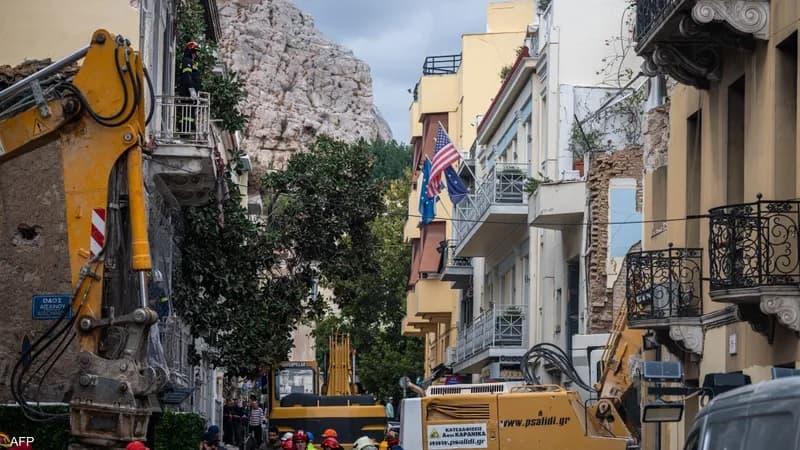 Athens blast leaves 6 dead including 4 Americans