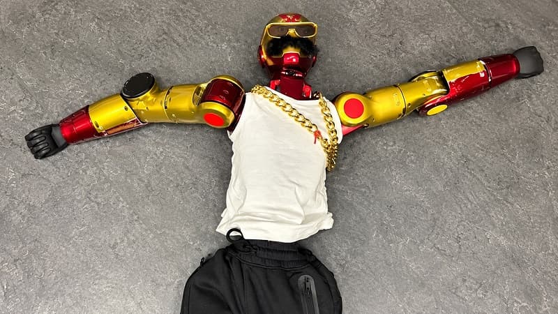 Robot Hamps Minor Girl in Germany