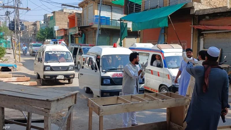 Pakistan police station attack kills 16